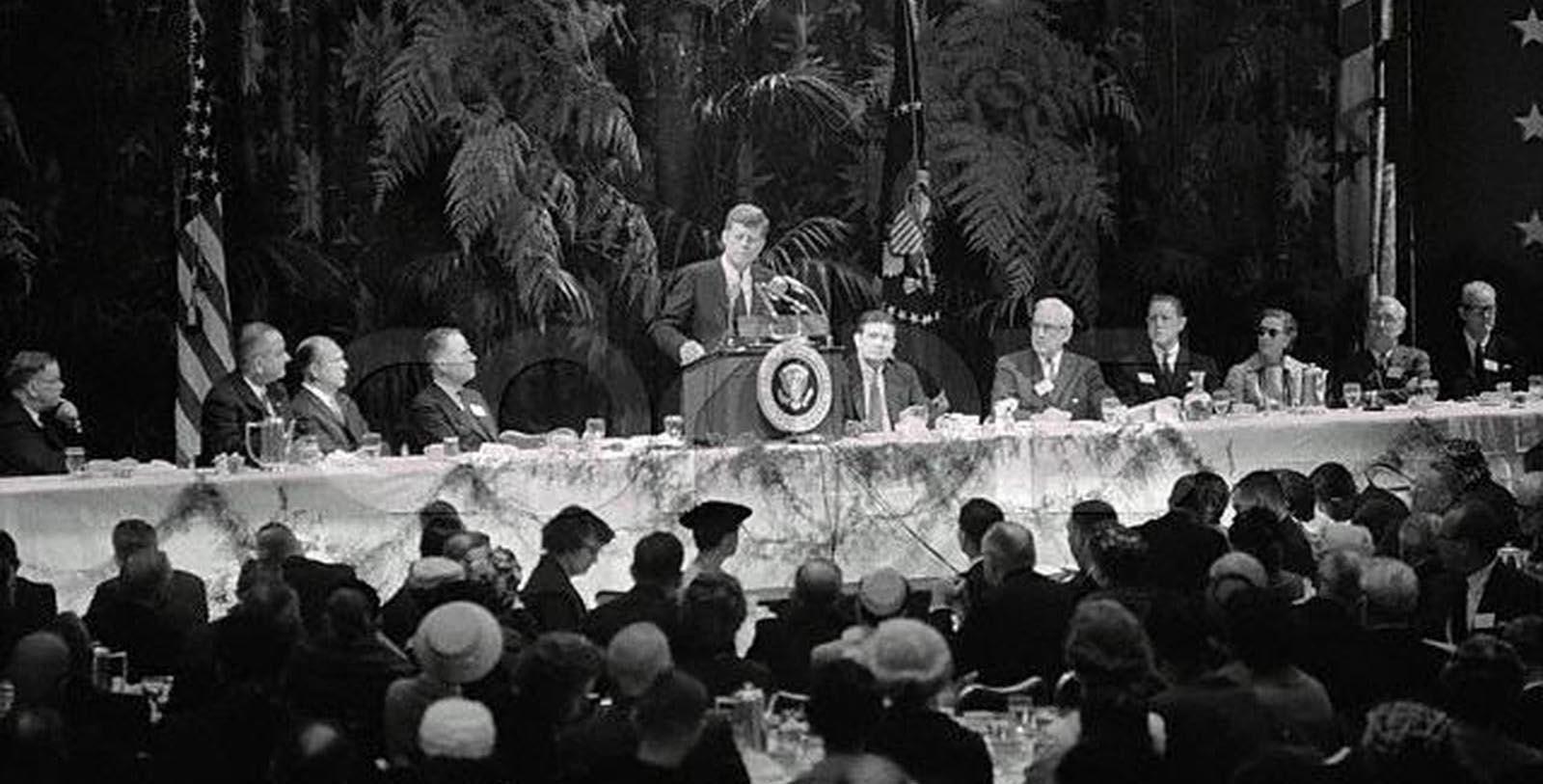 Discover the regal design and exquisite features throughout The Capital Hilton, one of Washington's most celebrated hotels.